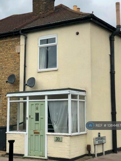 2 Bedroom End Of Terrace House To Rent In Cuthbert Road, Croydon, CR0