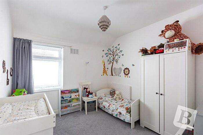 3 Bedroom Detached Bungalow For Sale In Allenby Drive, Hornchurch, RM11