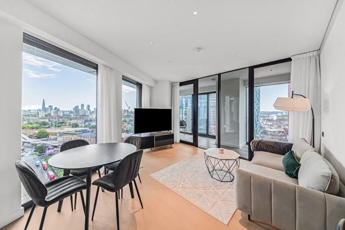 2 Bedroom Flat To Rent In River Park Tower, London, SW8