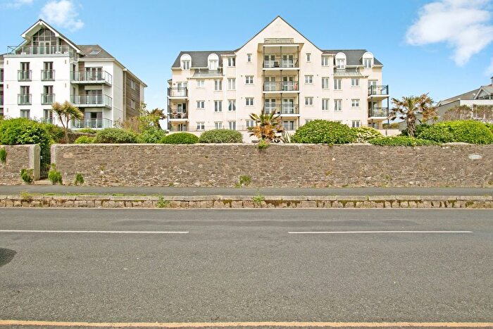 2 Bedroom Flat For Sale In Carnes Court, Emslie Road, Falmouth, Cornwall, TR11