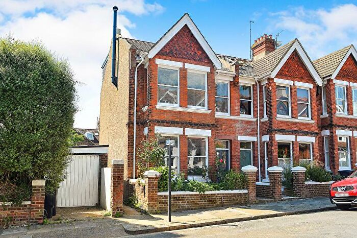 5 Bedroom Semi-Detached House To Rent In Caburn Road, BN3