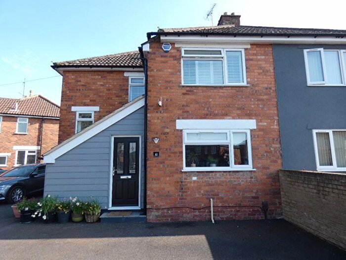 3 Bedroom Semi-Detached House For Sale In The Oval, Linden, Gloucester, GL1