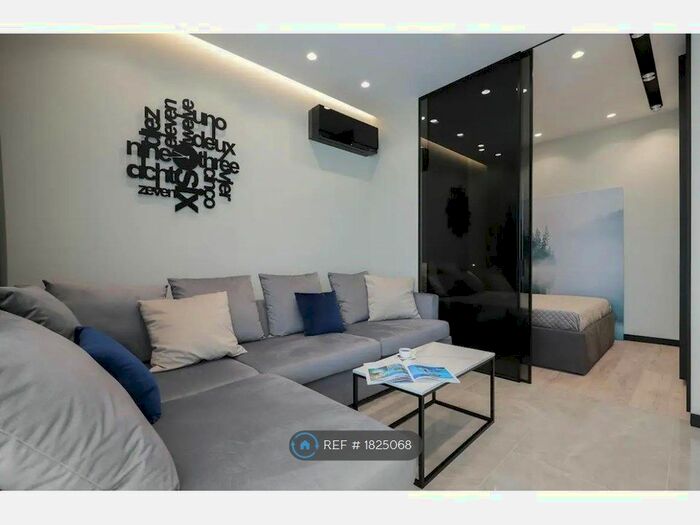 1 Bedroom Flat To Rent In Goswell Road, London, EC1V