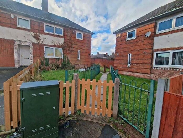 3 Bedroom Semi Detached House For Sale In Braybrooke Road, Leicester, LE4