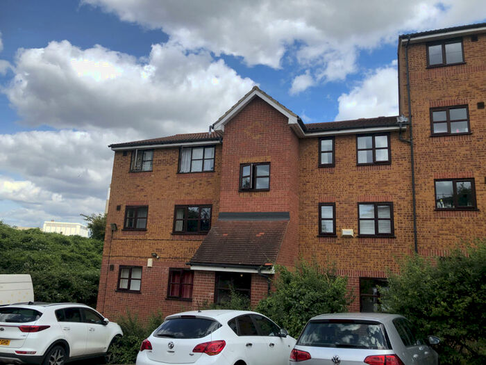 Studio To Rent In John Williams Close, London, SE14