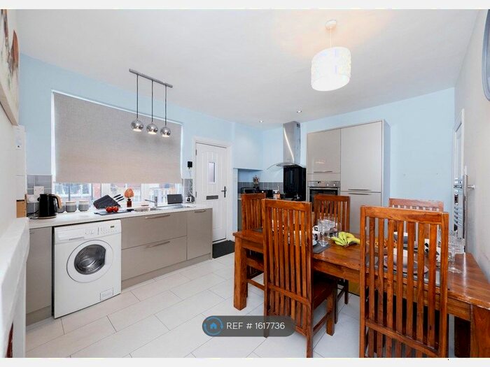 3 Bedroom Terraced House To Rent In Christ Church Place, Leeds, LS12