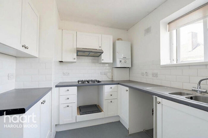 1 Bedroom Apartment For Sale In Petersfield Avenue, Harold Hill, RM3