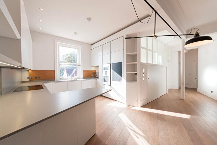 3 Bedroom Apartment To Rent In Eton Avenue, London, NW3