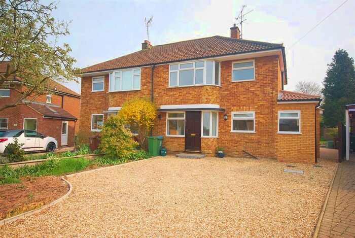 3 Bedroom Semi-Detached House To Rent In Thornton Crescent, Wendover, Aylesbury, HP22