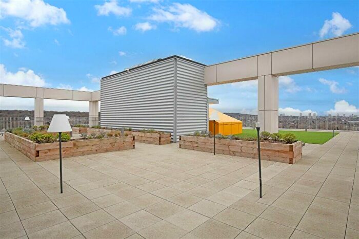 3 Bedroom Flat To Rent In Felixstowe Road, London, SE2