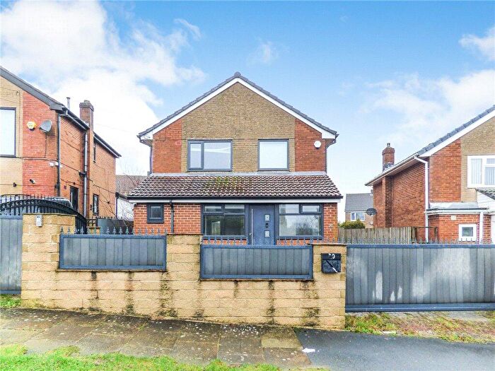 3 Bedroom Detached House For Sale In Grasleigh Avenue, Allerton, Bradford, West Yorkshire, BD15