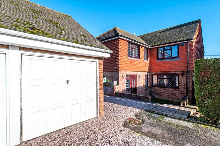 4 Bedroom Detached House For Sale In Monks Walk, Southfleet, Kent, DA13