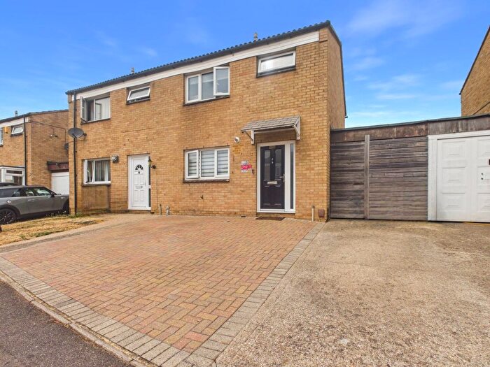 3 Bedroom Semi-Detached House For Sale In Northmead Road, Slough, Berkshire, SL2