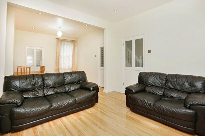 4 Bedroom Terraced House To Rent In Sandhurst Road London, SE6