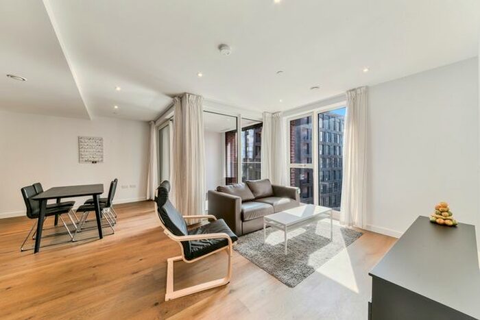 2 Bedroom Flat To Rent In Deacon Street, Elephant Amp; Castle, London, SE17