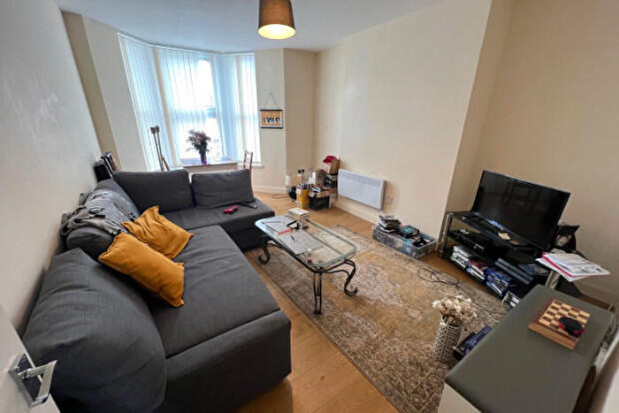 2 Bedroom Flat To Rent In Broadway Cardiff, CF24