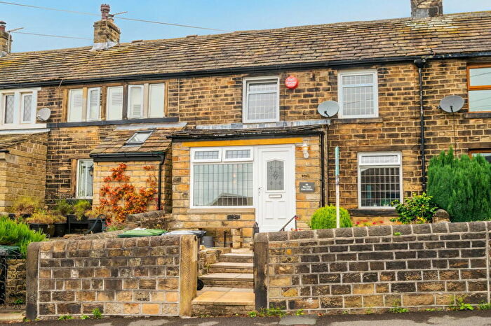 2 Bedroom Cottage For Sale In Far Bank, Shelley, HD8