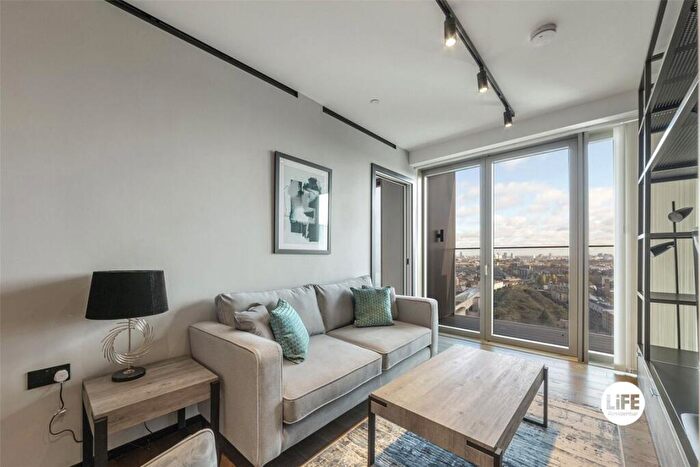 1 Bedroom Flat To Rent In Hewett Street, Shoreditch, EC2A