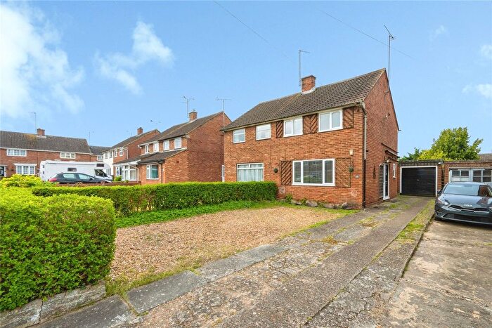 2 Bedroom Semi Detached House For Sale In Hinton Close, Leighton Buzzard, Bedfordshire, LU7