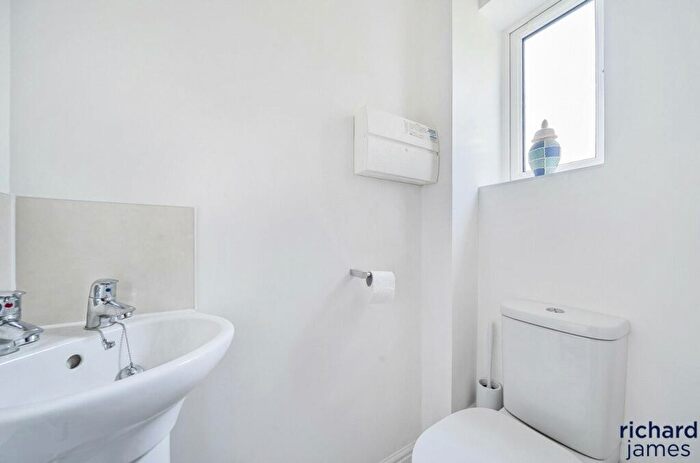 3 Bedroom Terraced House For Sale In Malone Avenue, St Andrews Ridge, Swindon, SN25