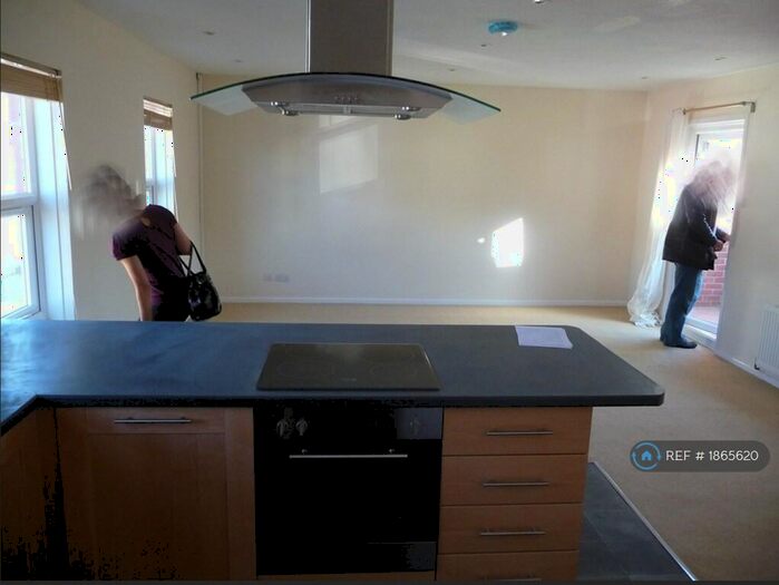 2 Bedroom Flat To Rent In Rowanfield Road, Cheltenham, GL51