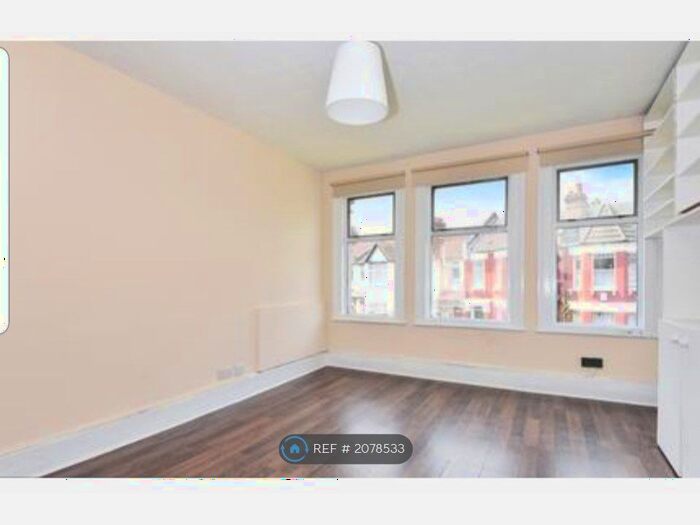2 Bedroom Maisonette To Rent In Westbury Avenue, London, N22