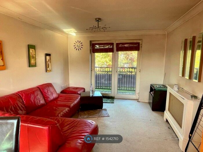 2 Bedroom Flat To Rent In Warren House Walk, Sutton Coldfield, B76