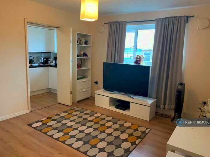 2 Bedroom Flat To Rent In Royal Connaught Apartments, London, E16