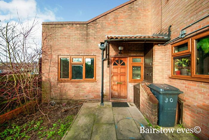 1 Bedroom Flat To Rent In Lennox Road, Walthamstow, E17