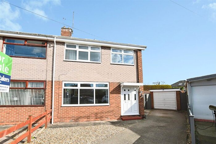 3 Bedroom Semi-Detached House For Sale In Roslyn Crescent, Hedon, Hull, HU12