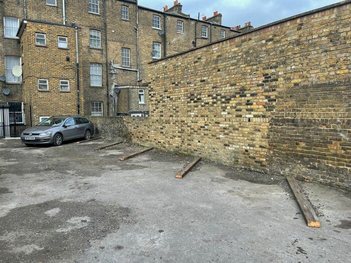 Garage / Parking To Rent In East Crescent Road, Town Centre, DA12