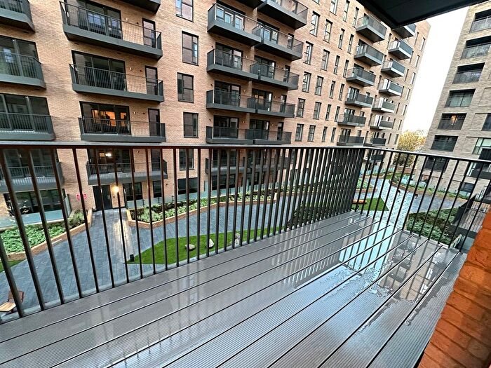 2 Bedroom Flat To Rent In Lismore Boulevard, London, NW9