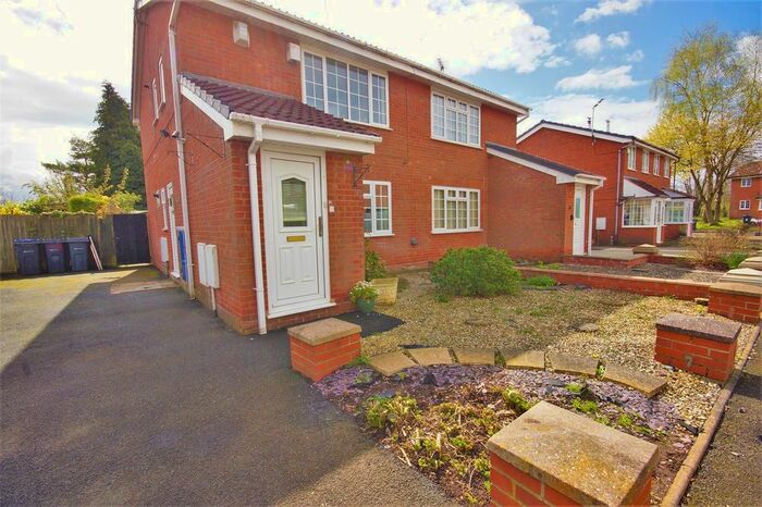 1 Bedroom Flat To Rent In Hawkes Close, Birmingham, B30