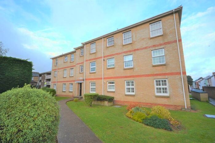 1 Bedroom Apartment To Rent In Carisbrooke Road, Newport, PO30