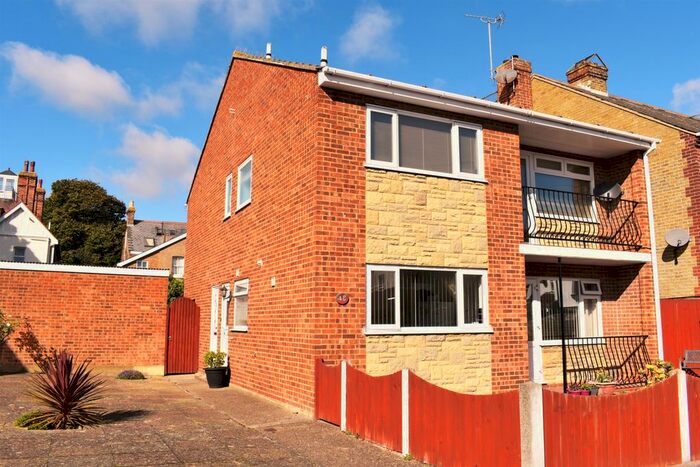 2 Bedroom Maisonette To Rent In Osborne Road, Broadstairs, CT10