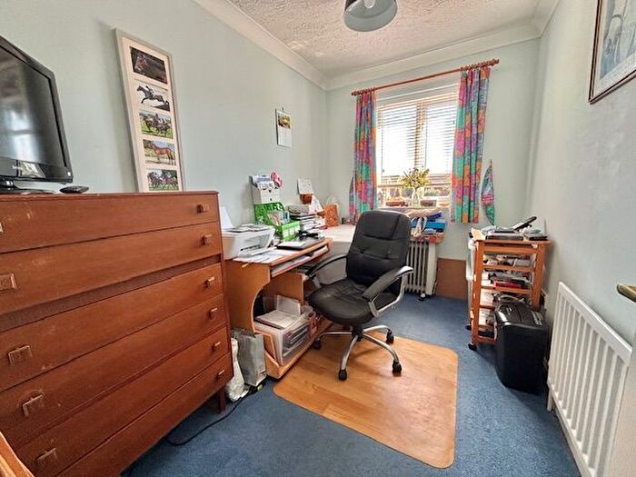 3 Bedroom Detached House For Sale In Grafton Road, Selsey, PO20