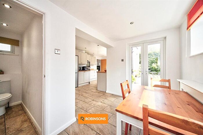 4 Bedroom Detached House For Sale In Totternhoe Road, Dunstable, LU6