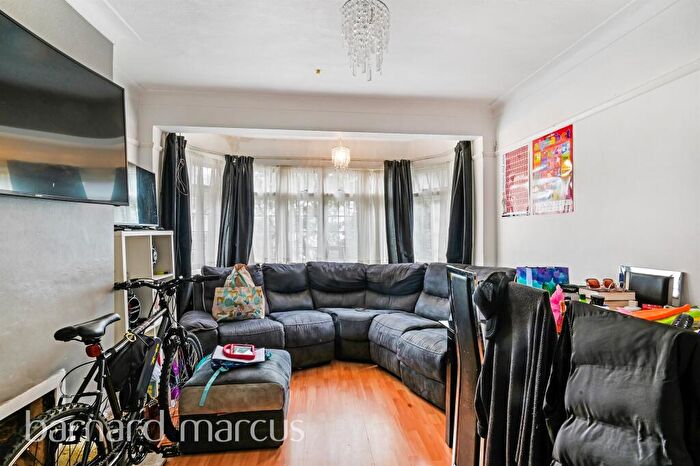 2 Bedroom Flat For Sale In Addington Grove, London, SE26
