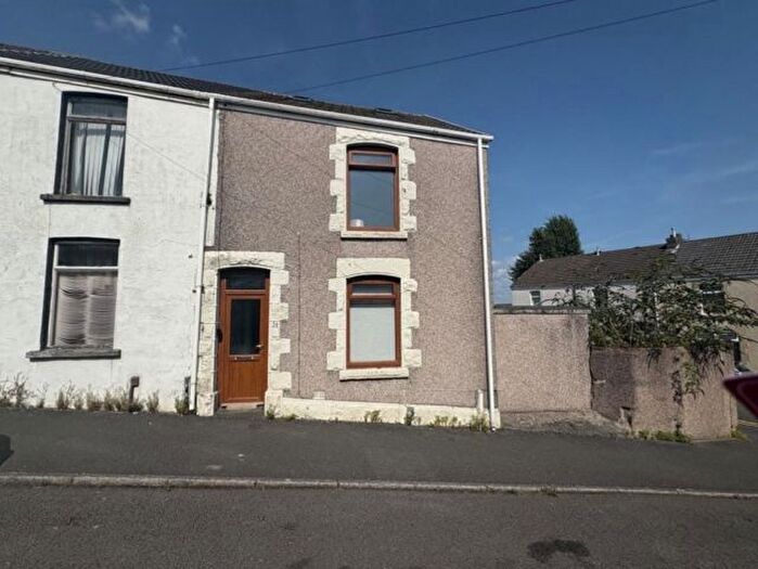 3 Bedroom End Of Terrace House To Rent In Millbrook Street, Plasmarl, SA6