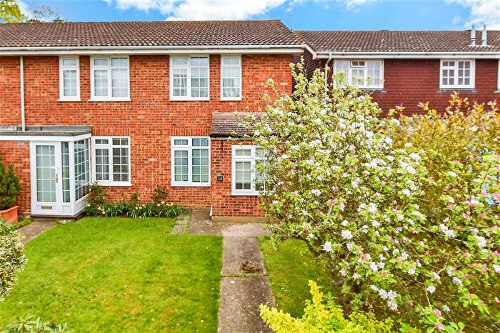 2 Bedroom End Of Terrace House For Sale In Sovereigns Way, Marden, Kent, TN12
