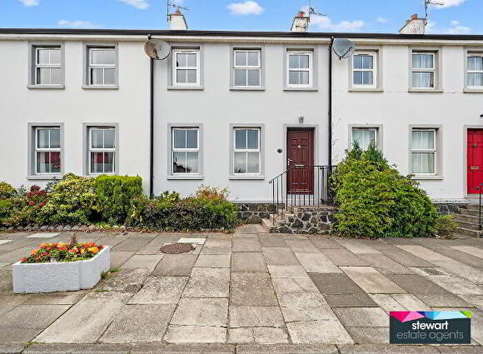 3 Bedroom Mid TownHouse For Sale In A Main Street, Moira, BT67