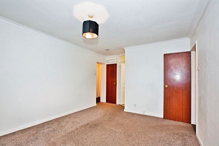 1 Bedroom Flat For Sale In Kiddles, Yeovil, BA21