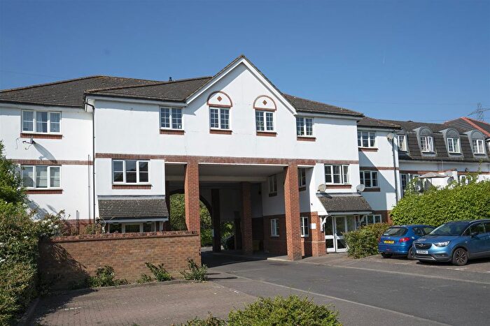 2 Bedroom Flat To Rent In Chaucer Way, South Wimbledon, SW19