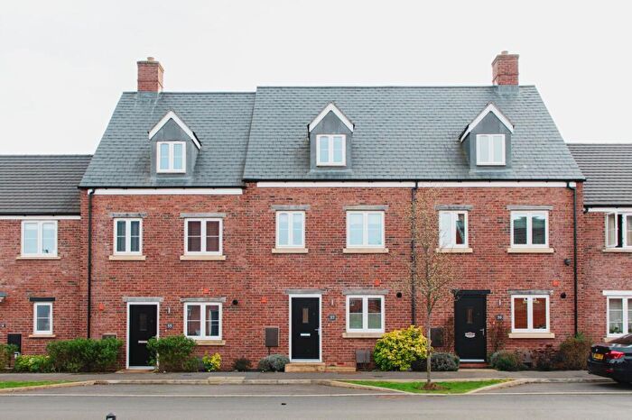 3 Bedroom Terraced House For Sale In Kingerlee Road, Banbury, OX16