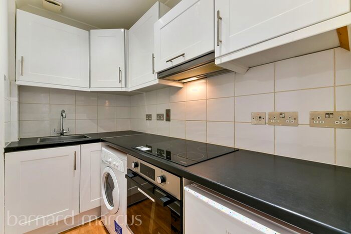 2 Bedroom Flat To Rent In Hazlitt Road, London, W14