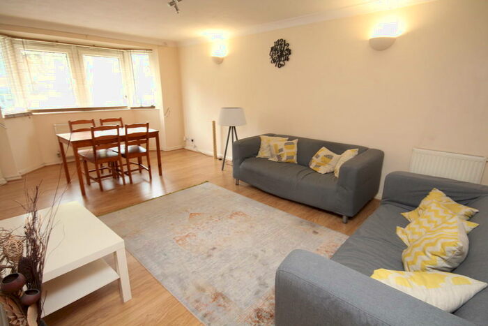 2 Bedroom Flat To Rent In Tollington Park, Finsbury Park, N4