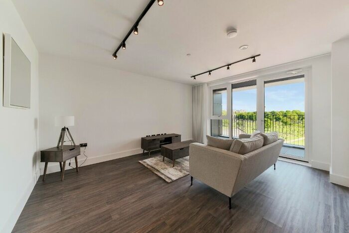 Studio To Rent In Westminster Bridge Road, London, SE1