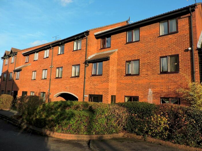 1 Bedroom Flat To Rent In Amwell Street, Hoddesdon, EN11