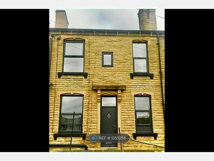 3 Bedroom Terraced House To Rent In Catherine Street, Elland, HX5