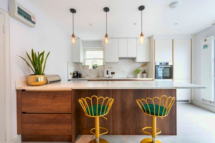 2 Bedroom Flat To Rent In Colville Terrace, Notting Hill, London, W11